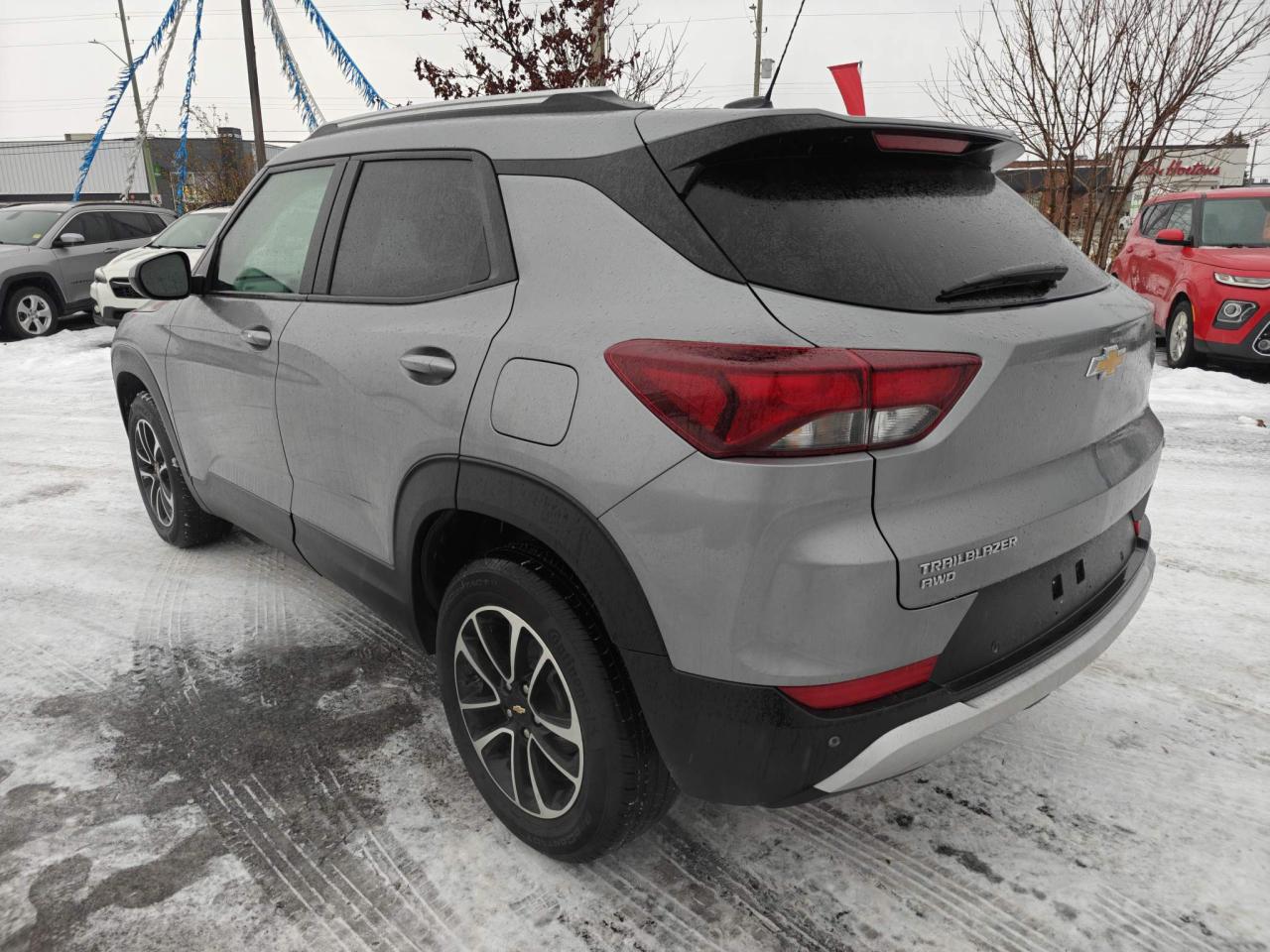 2024 Chevrolet TrailBlazer LT 4dr All-Wheel Drive Photo2