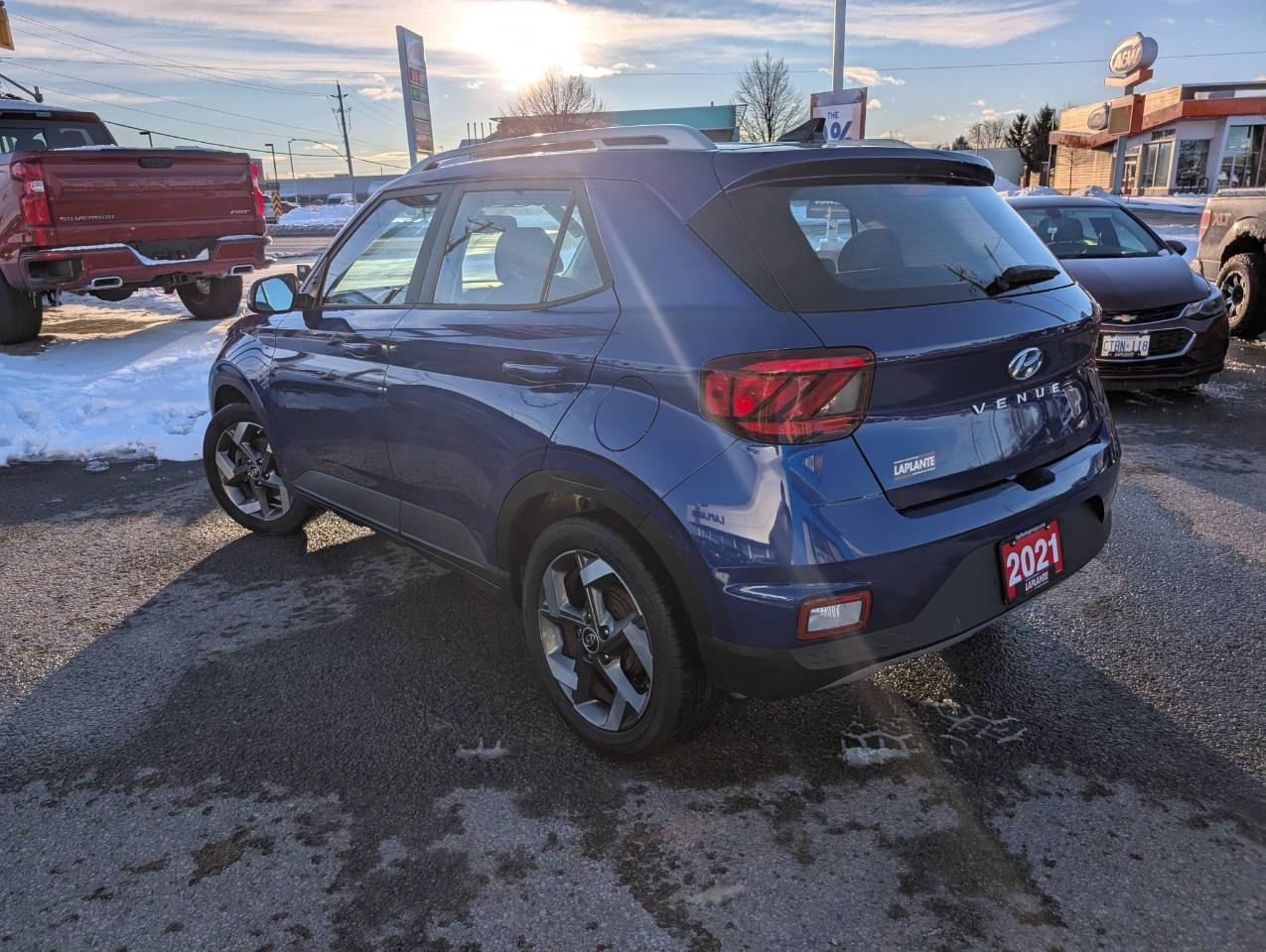 2021 Hyundai Venue Trend IVT Photo