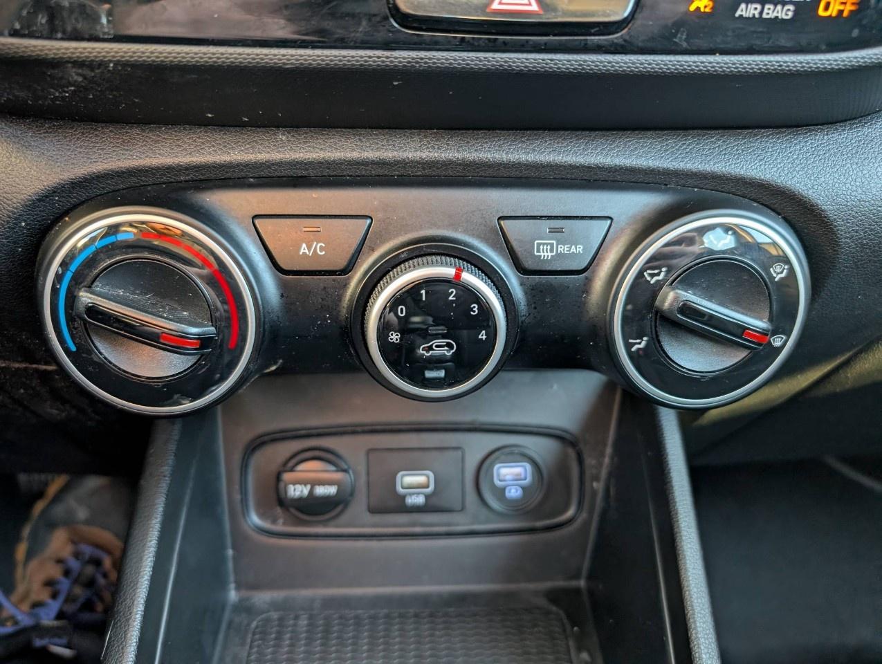 2021 Hyundai Venue Trend IVT Photo