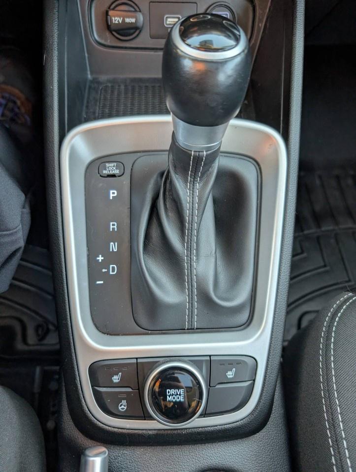 2021 Hyundai Venue Trend IVT Photo