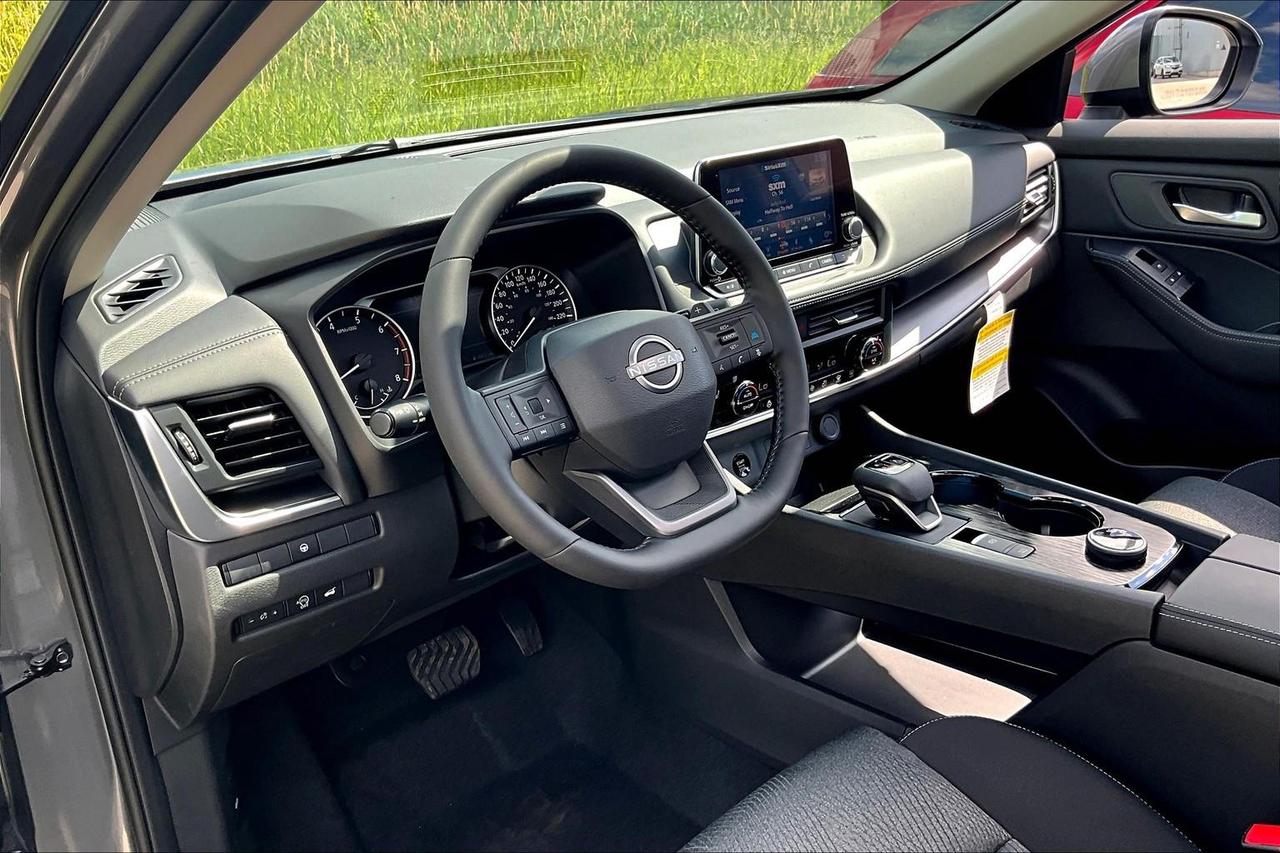 2025 Nissan Rogue SV Moonroof 4dr All-Wheel Drive Sport Utility Photo