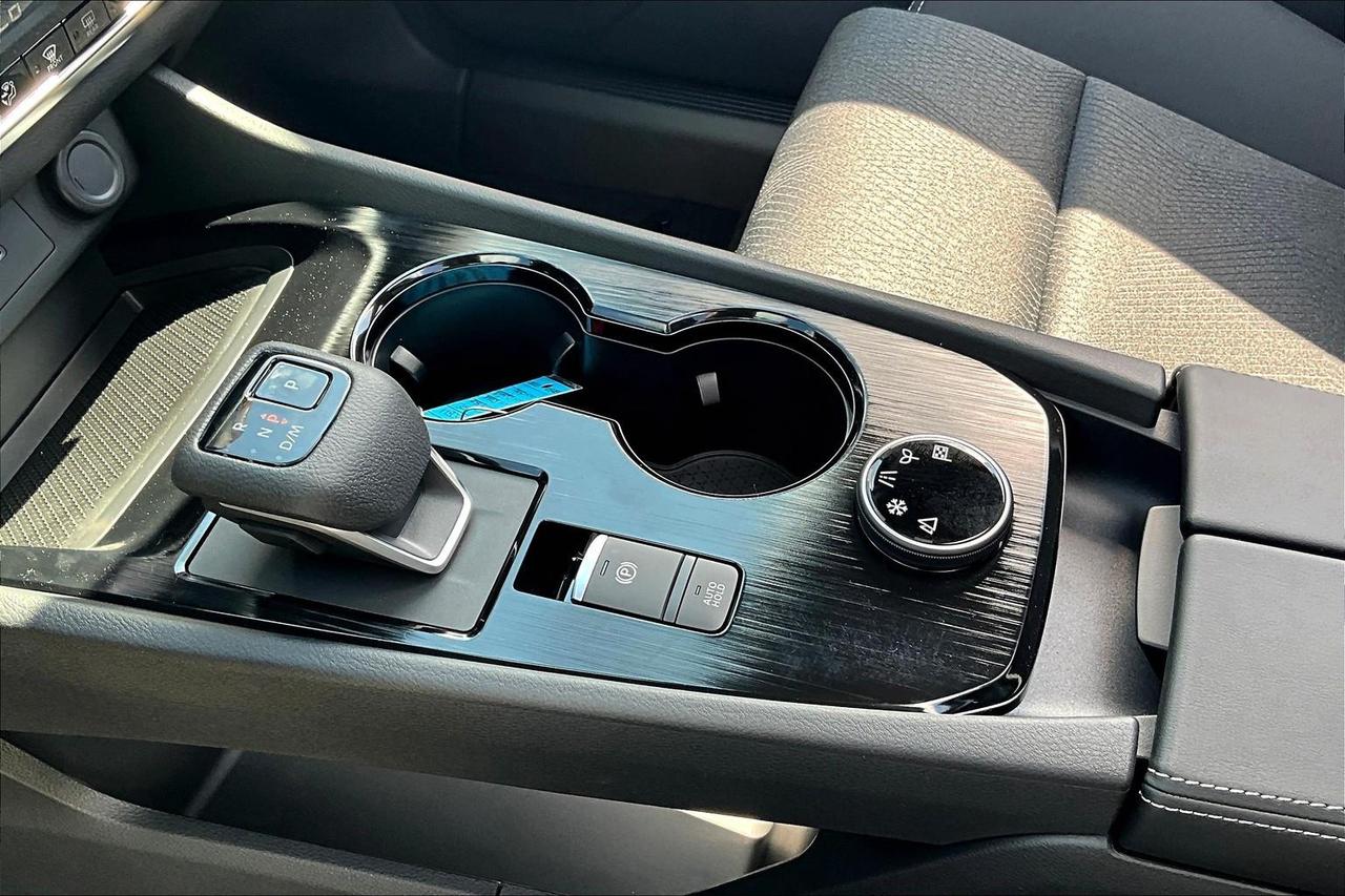 2025 Nissan Rogue SV Moonroof 4dr All-Wheel Drive Sport Utility Photo