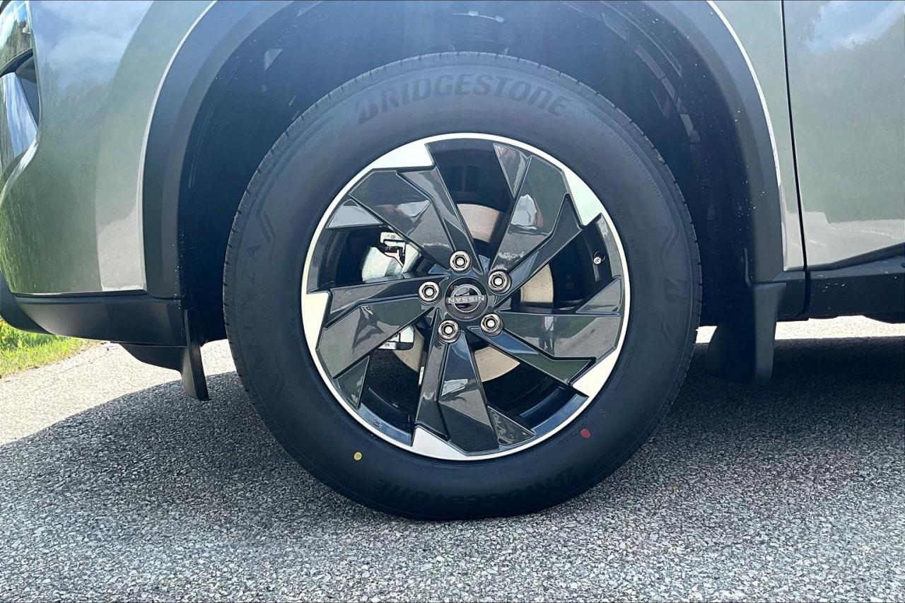 2025 Nissan Rogue SV Moonroof 4dr All-Wheel Drive Sport Utility Photo