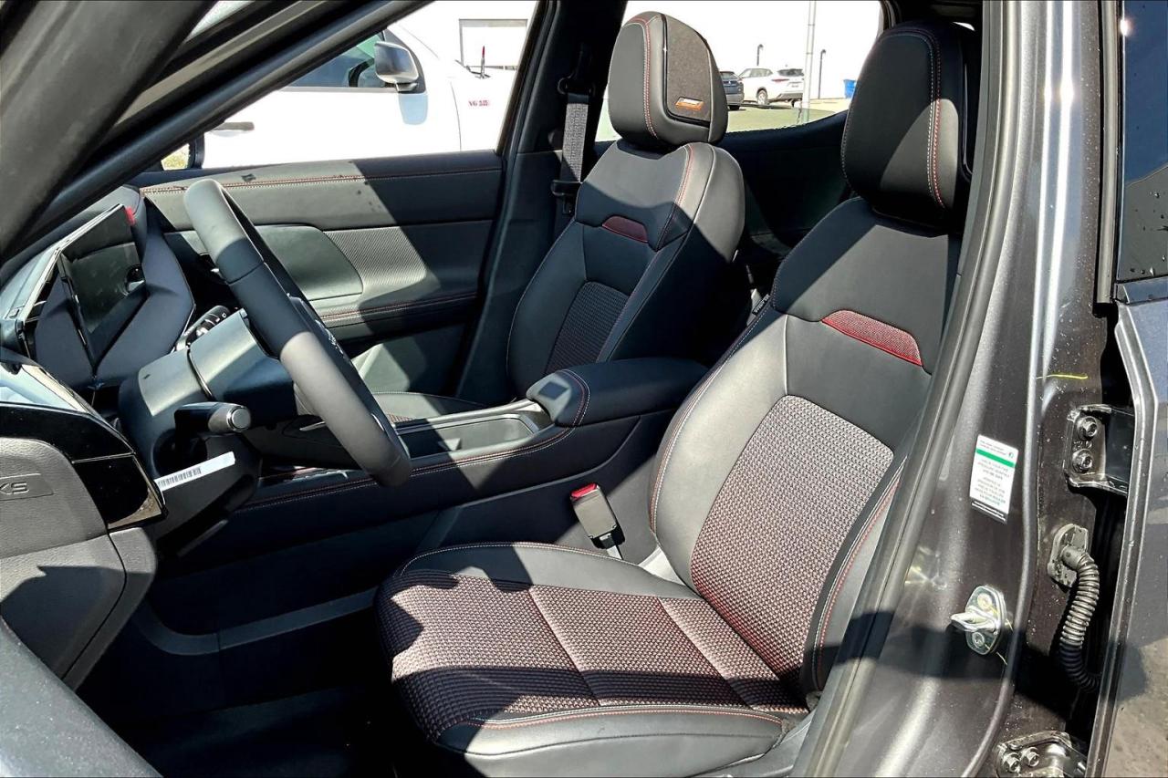 2025 Nissan Kicks SR 4dr All-Wheel Drive Photo