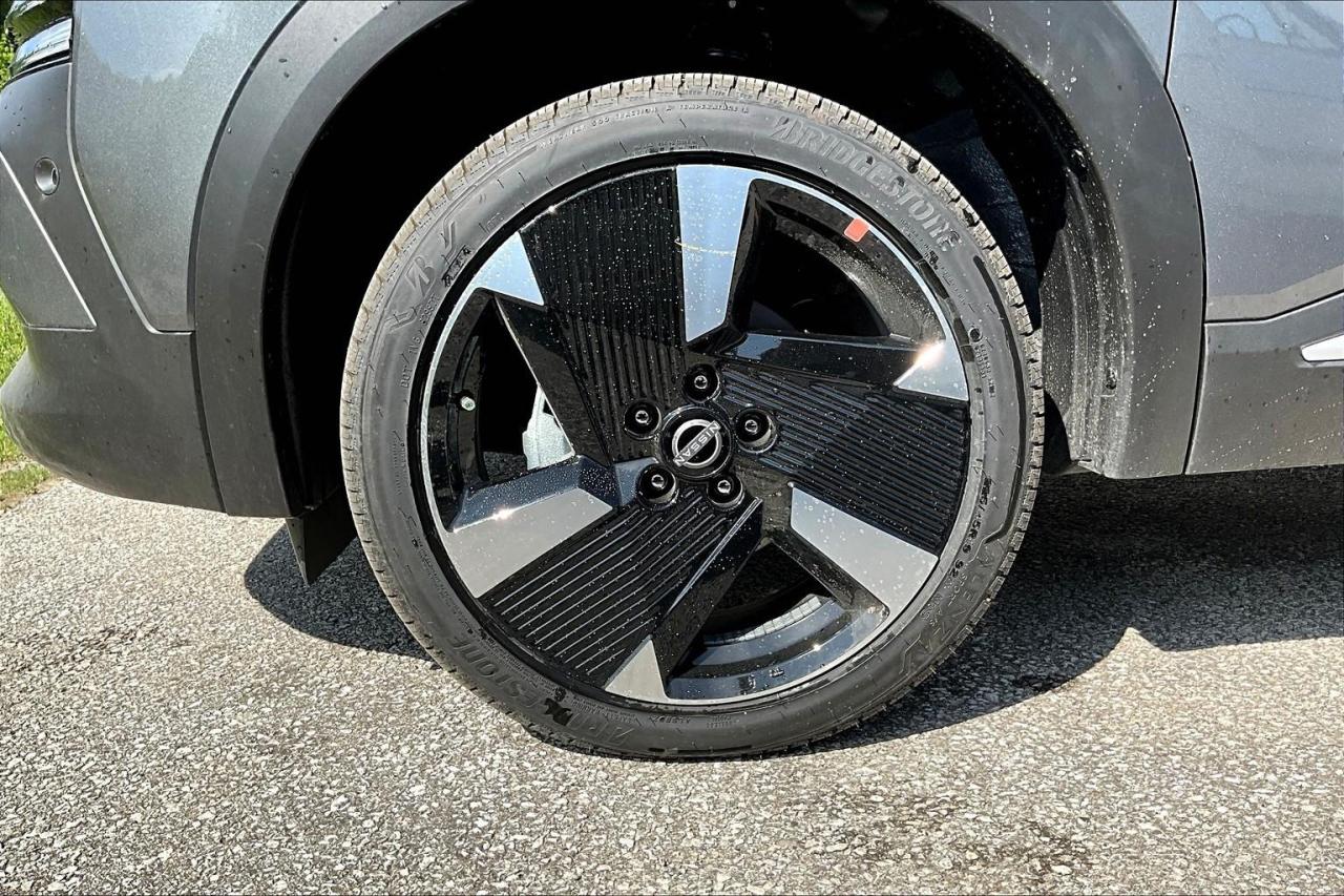 2025 Nissan Kicks SR 4dr All-Wheel Drive Photo