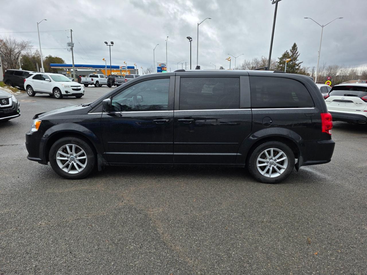 2016 Dodge Grand Caravan SE/SXT Passenger Van Photo