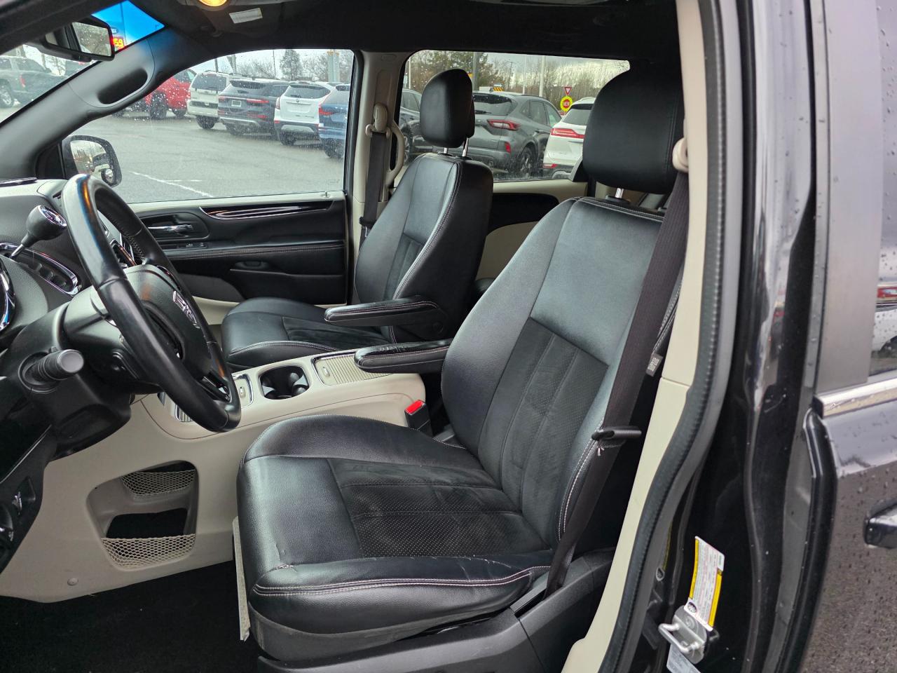 2016 Dodge Grand Caravan SE/SXT Passenger Van Photo