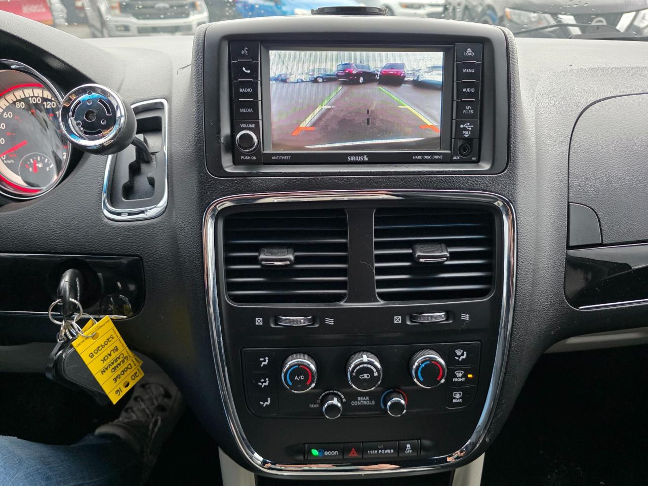 2016 Dodge Grand Caravan SE/SXT Passenger Van Photo