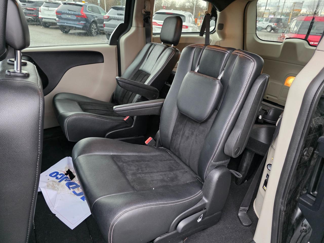 2016 Dodge Grand Caravan SE/SXT Passenger Van Photo