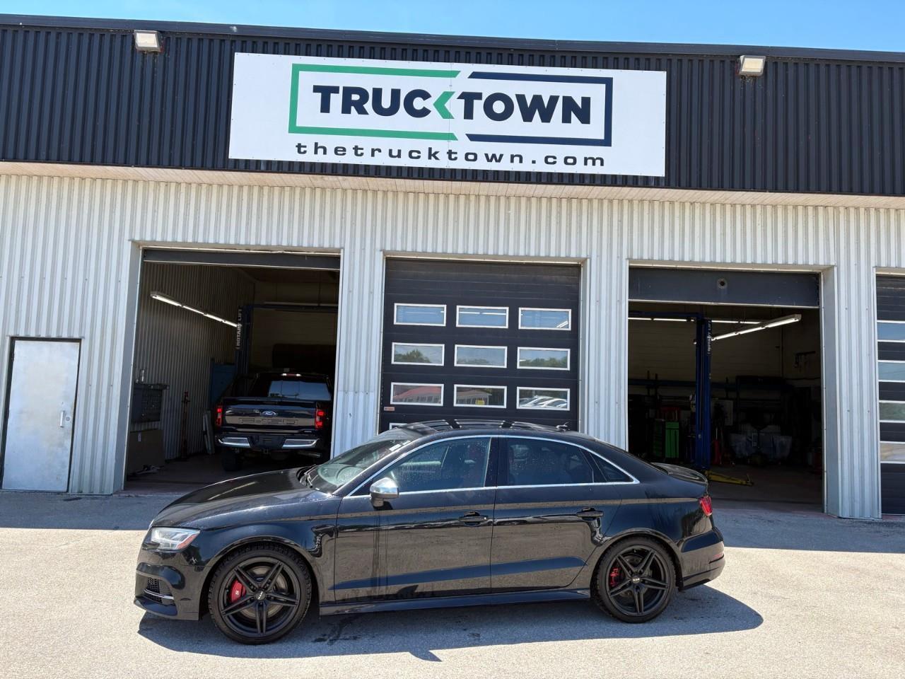 2020 Audi S3 2.0T Progressiv 4dr All-Wheel Drive quattro Sedan Photo0