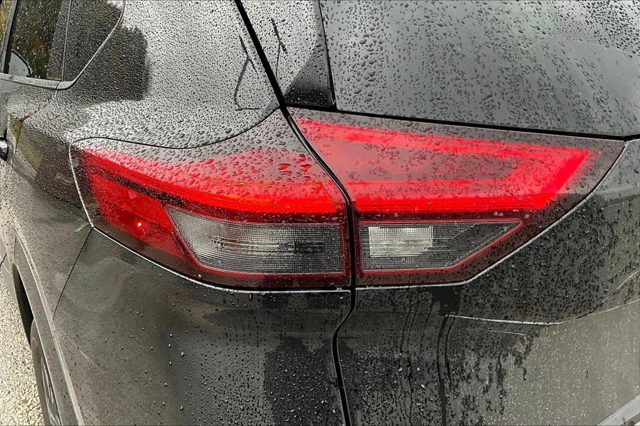 2023 Nissan Rogue SV Midnight Edition 4dr All-Wheel Drive Sport Utility Photo