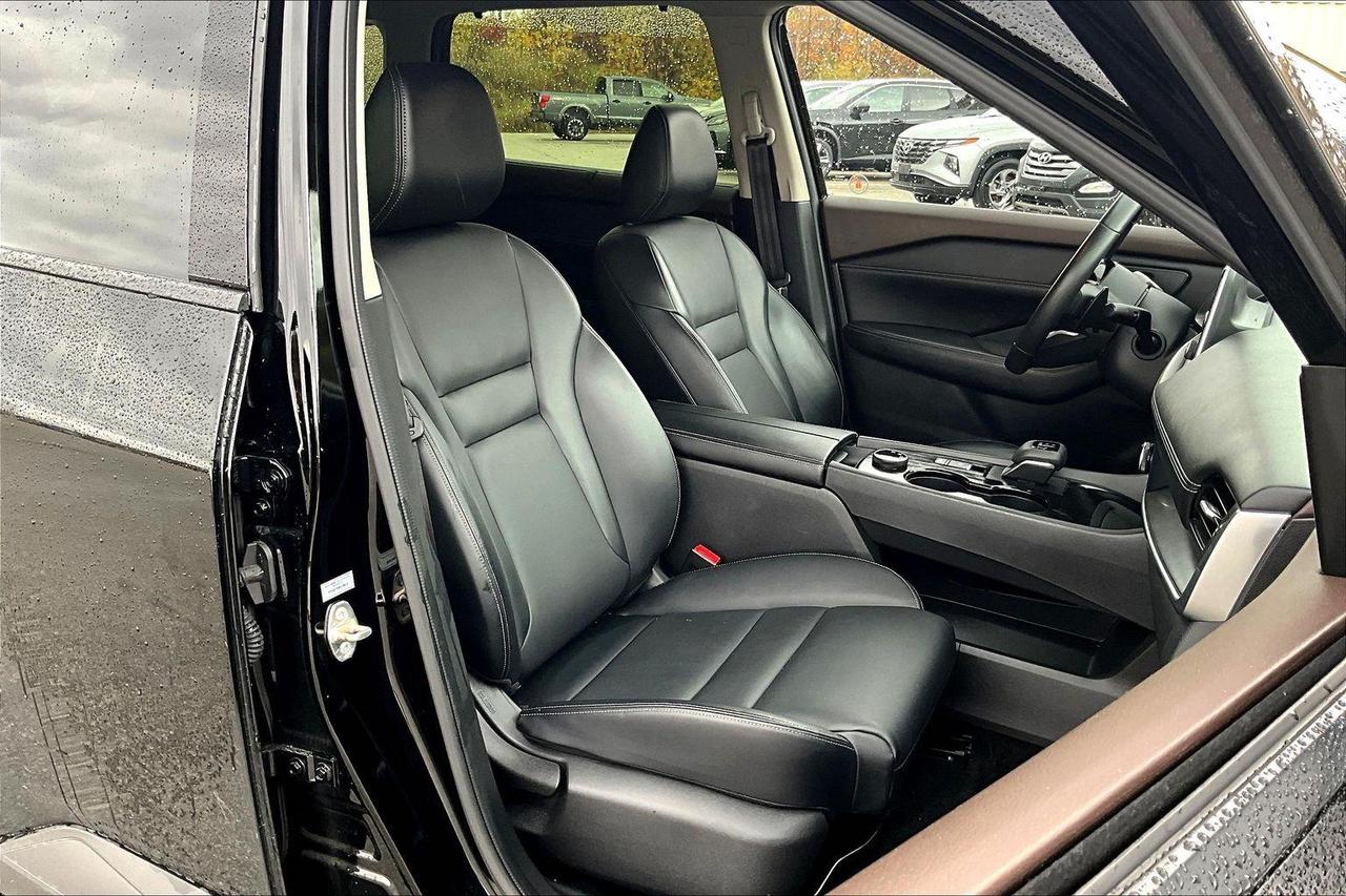 2023 Nissan Rogue SV Midnight Edition 4dr All-Wheel Drive Sport Utility Photo