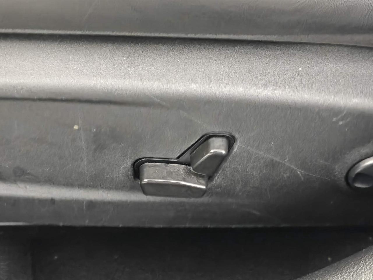 2022 Chrysler 300 Touring L 4dr Rear-Wheel Drive Sedan Photo