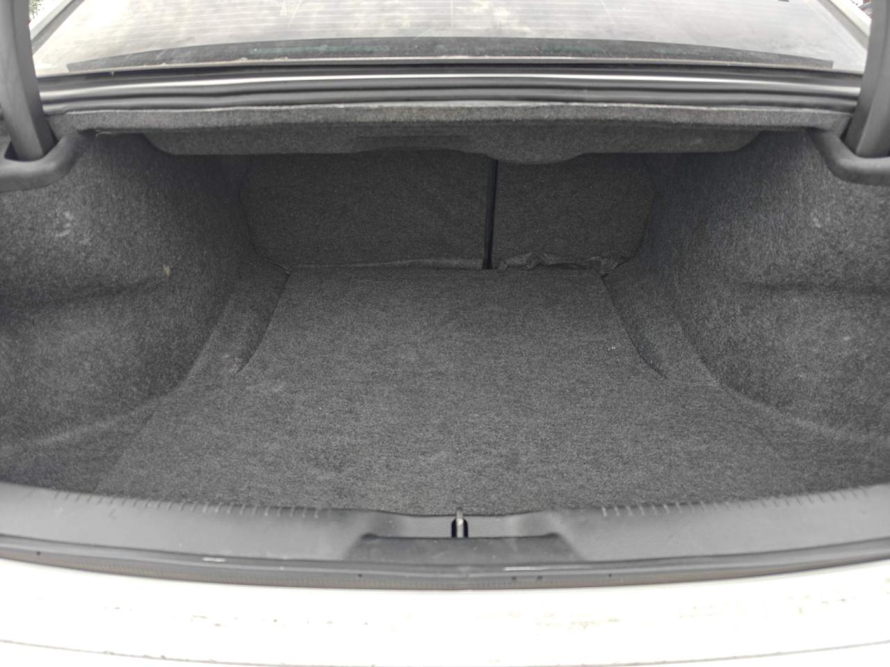 2022 Chrysler 300 Touring L 4dr Rear-Wheel Drive Sedan Photo