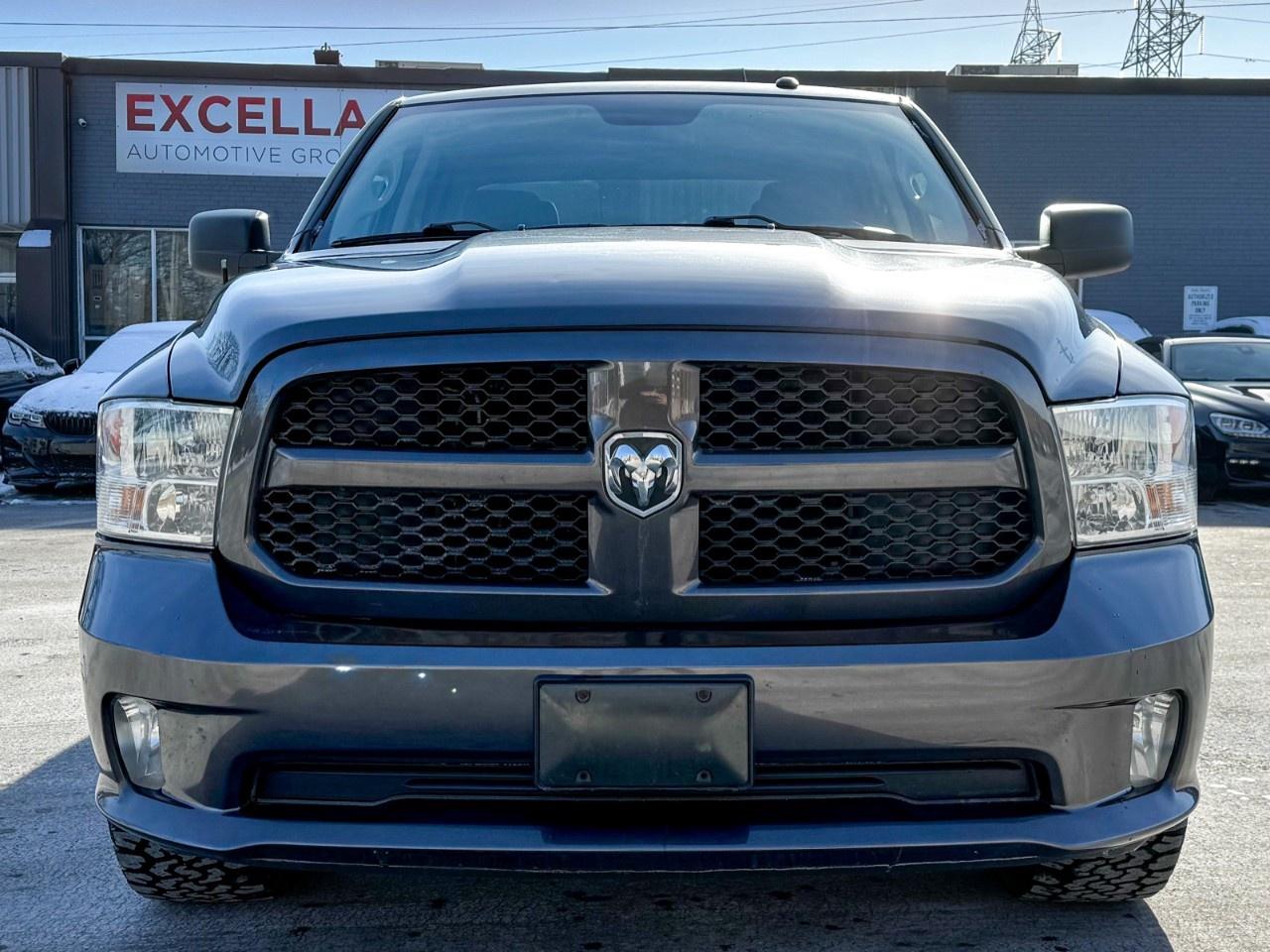 2017 RAM 1500 4WD Crew Cab 5.7 Ft Box Express Photo