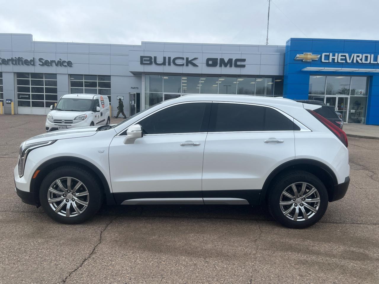 2023 Cadillac XT4 Premium Luxury 4dr All-Wheel Drive Photo4