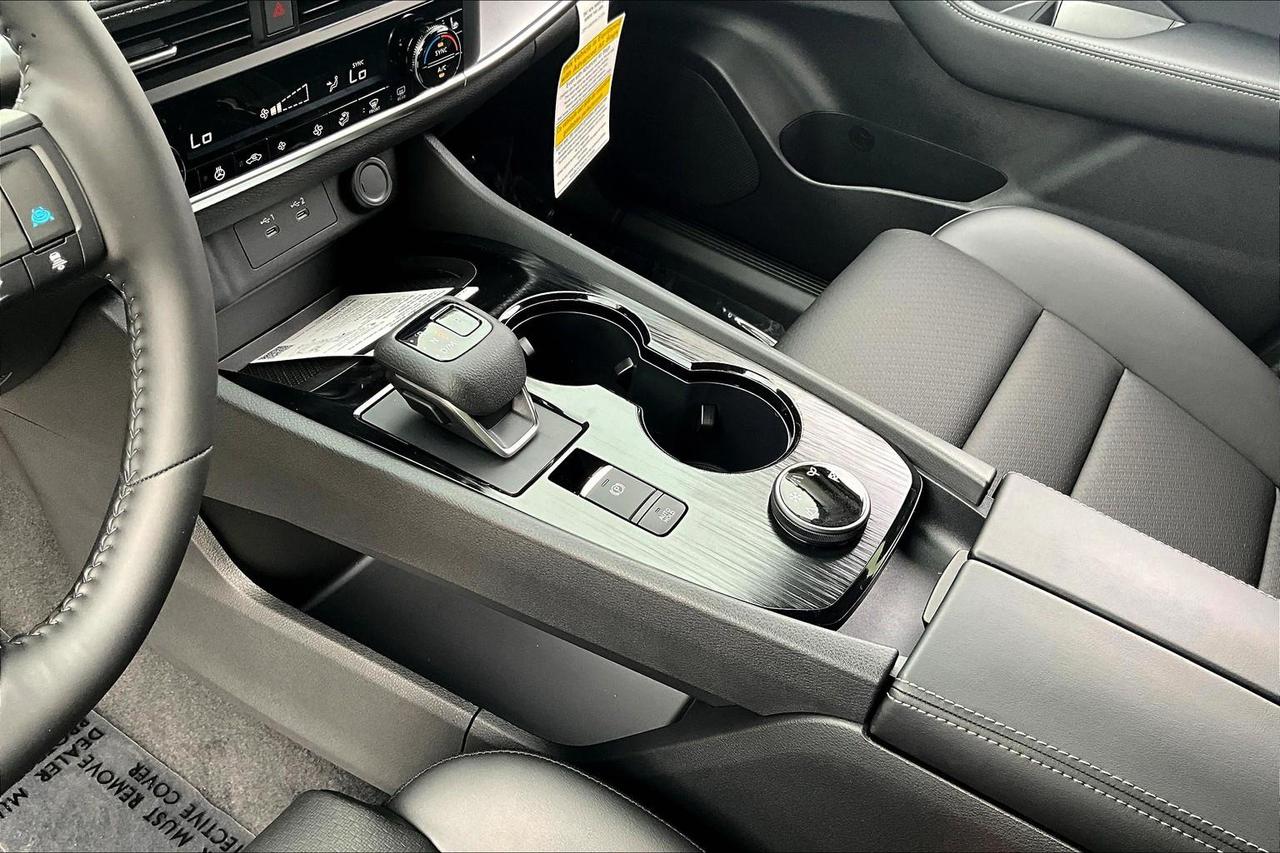 2026 Nissan Rogue SV Moonroof 4dr All-Wheel Drive Sport Utility Photo