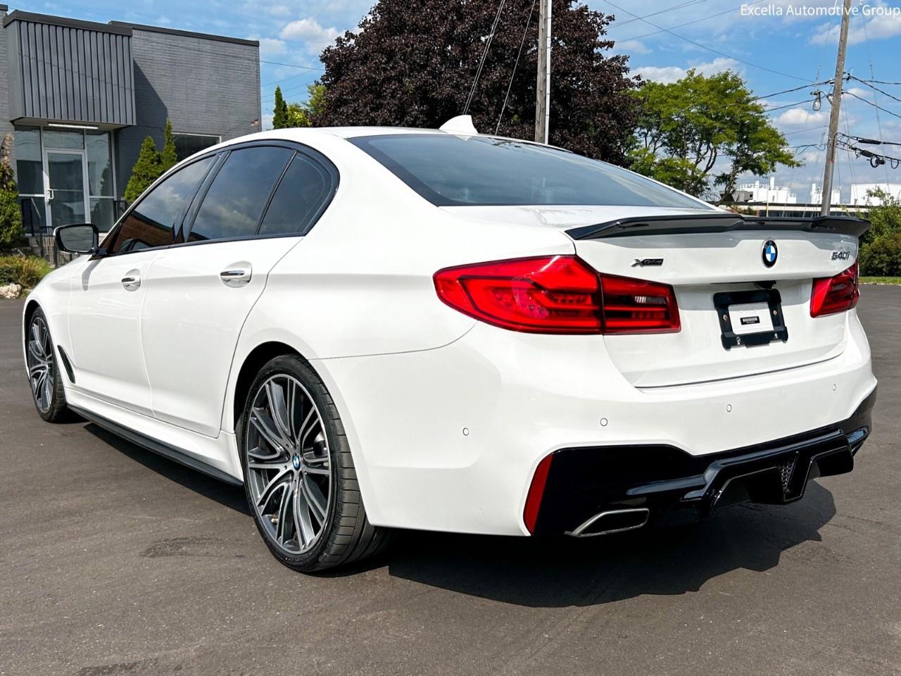 2018 BMW 5 Series 540i xDrive Sedan Photo