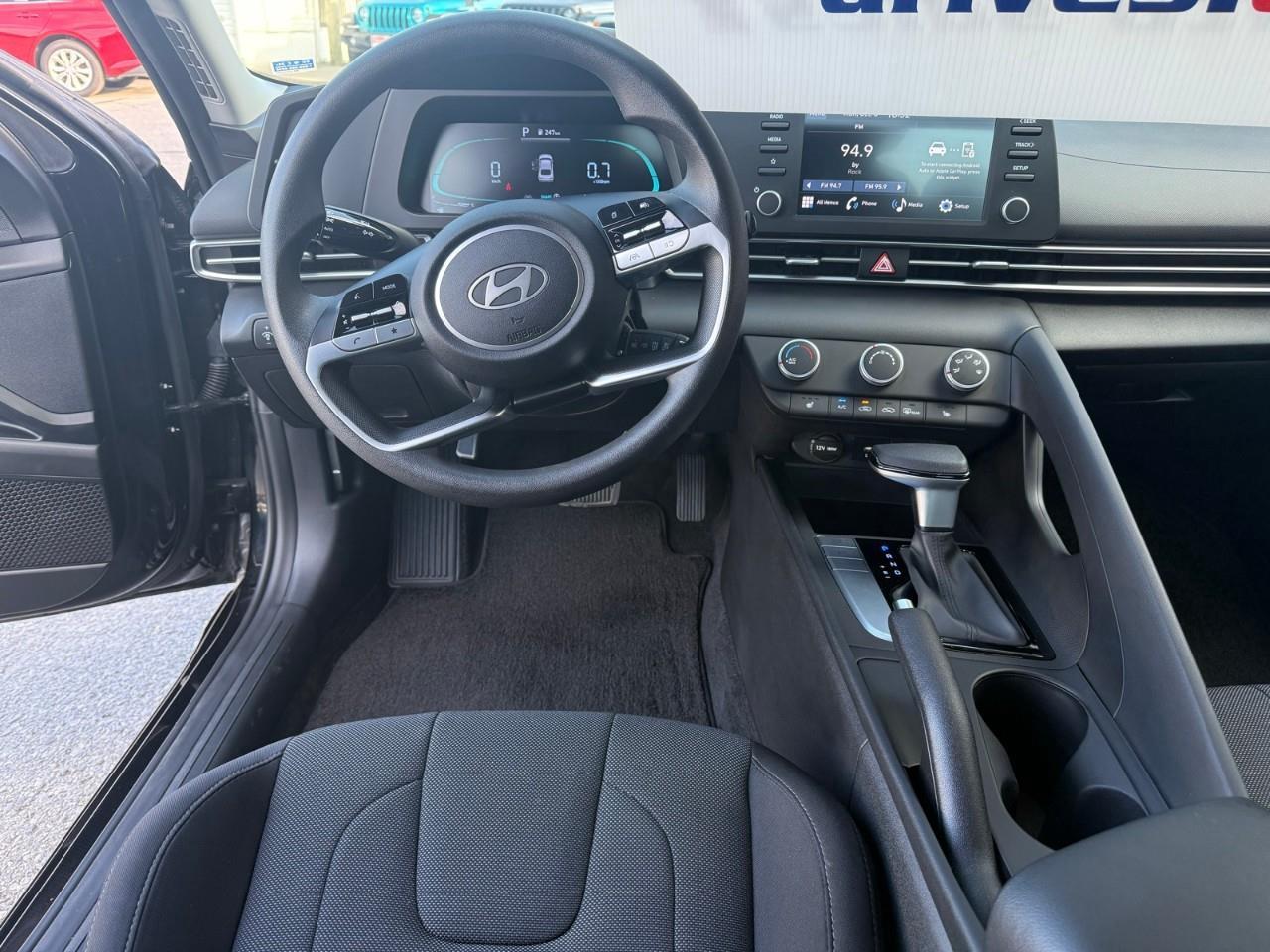 2024 Hyundai Elantra  Photo
