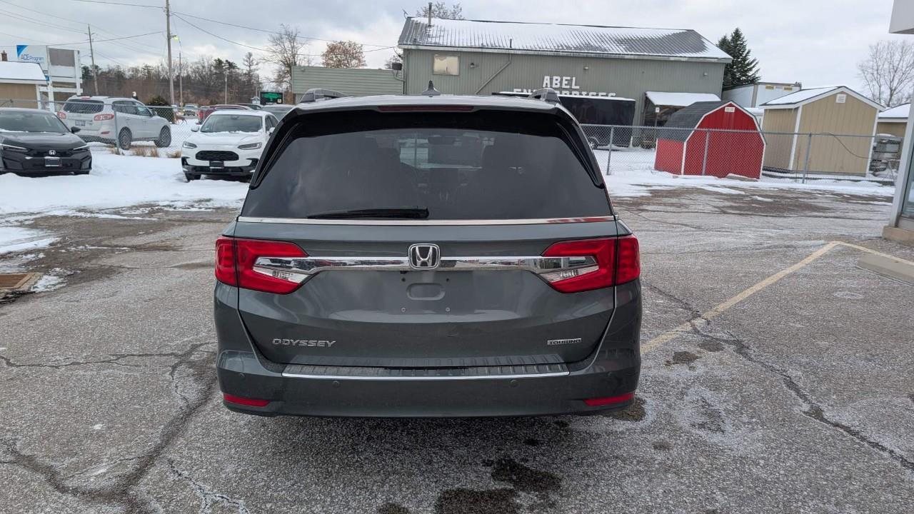 2019 Honda Odyssey Touring (A10) Passenger Van Photo