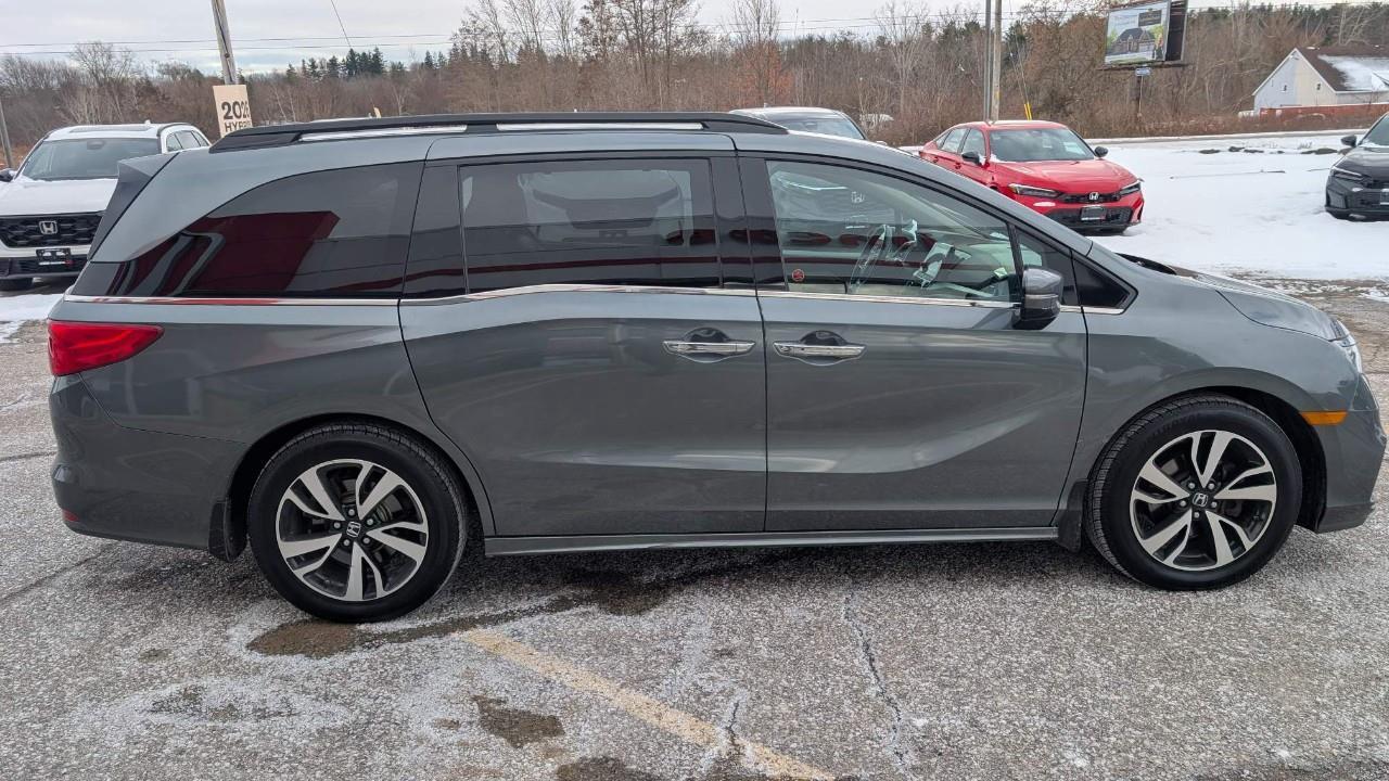 2019 Honda Odyssey Touring (A10) Passenger Van Photo
