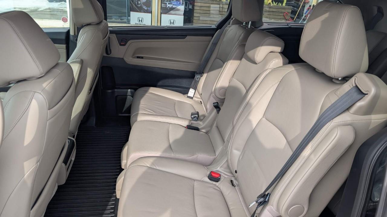 2019 Honda Odyssey Touring (A10) Passenger Van Photo