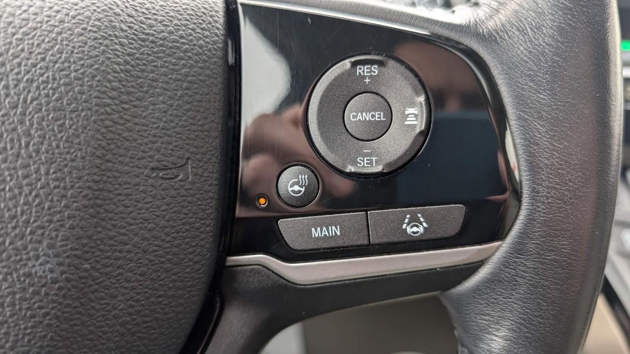 2019 Honda Odyssey Touring (A10) Passenger Van Photo