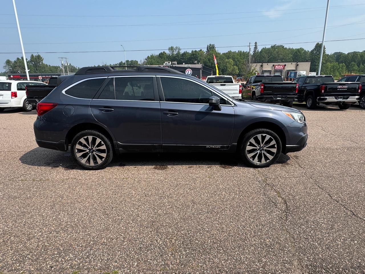2017 Subaru Outback 3.6R Limited w/Technology Package (CVT) 4dr All-Wheel Drive Photo