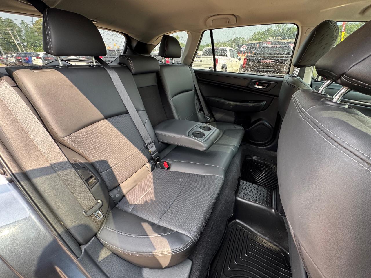 2017 Subaru Outback 3.6R Limited w/Technology Package (CVT) 4dr All-Wheel Drive Photo