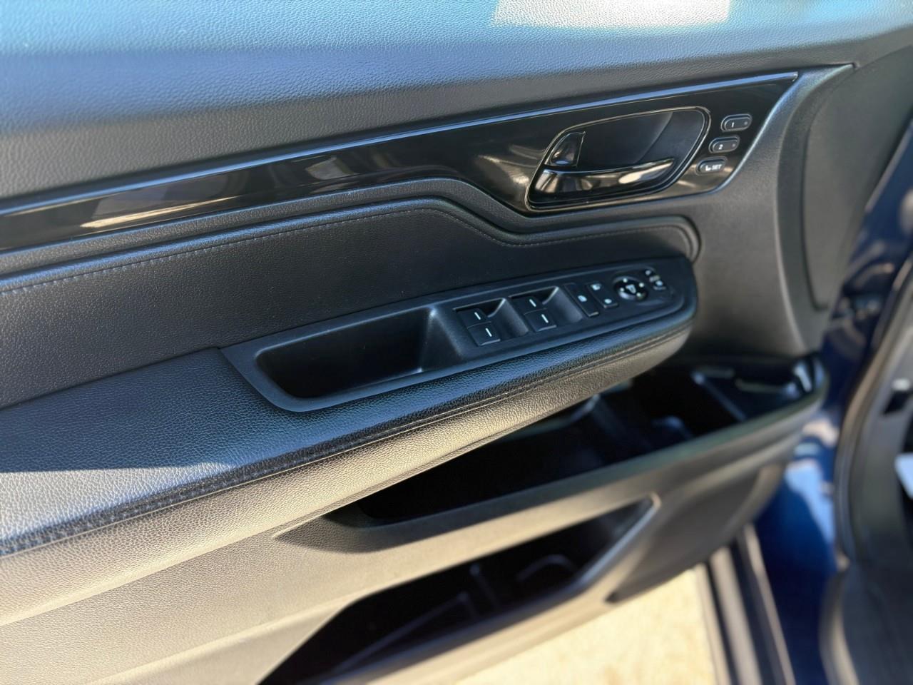 2022 Honda Odyssey EX-L Navi Passenger Van Photo