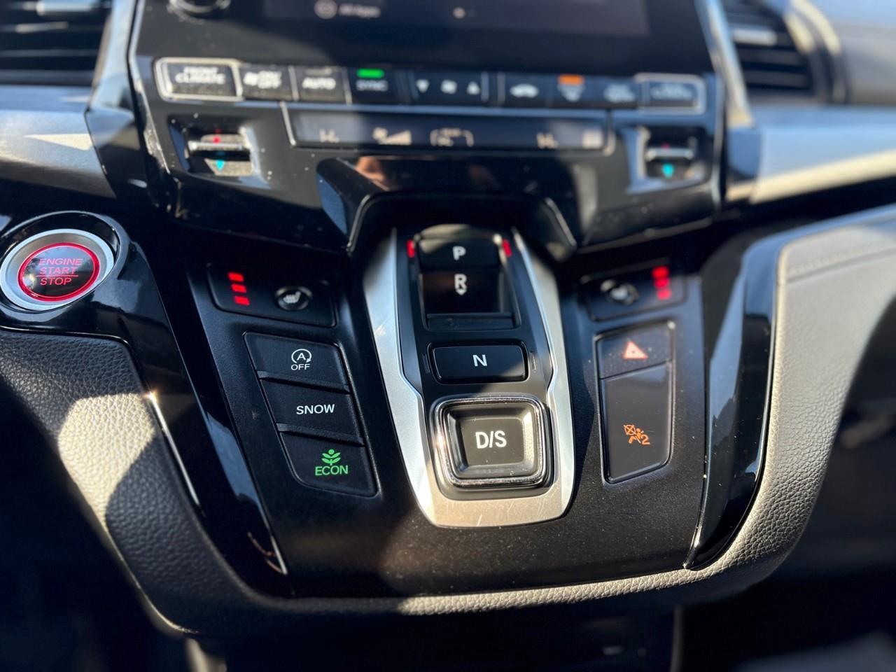 2022 Honda Odyssey EX-L Navi Passenger Van Photo