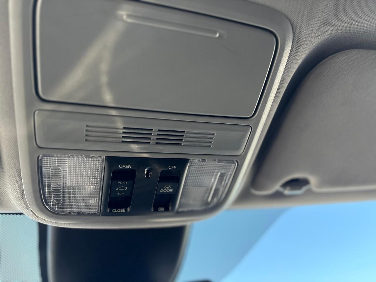 2022 Honda Odyssey EX-L Navi Passenger Van Photo