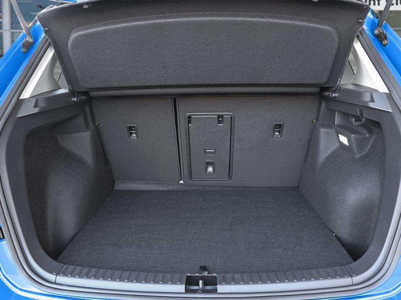 2026 Volkswagen Taos Comfortline Black Edition Photo