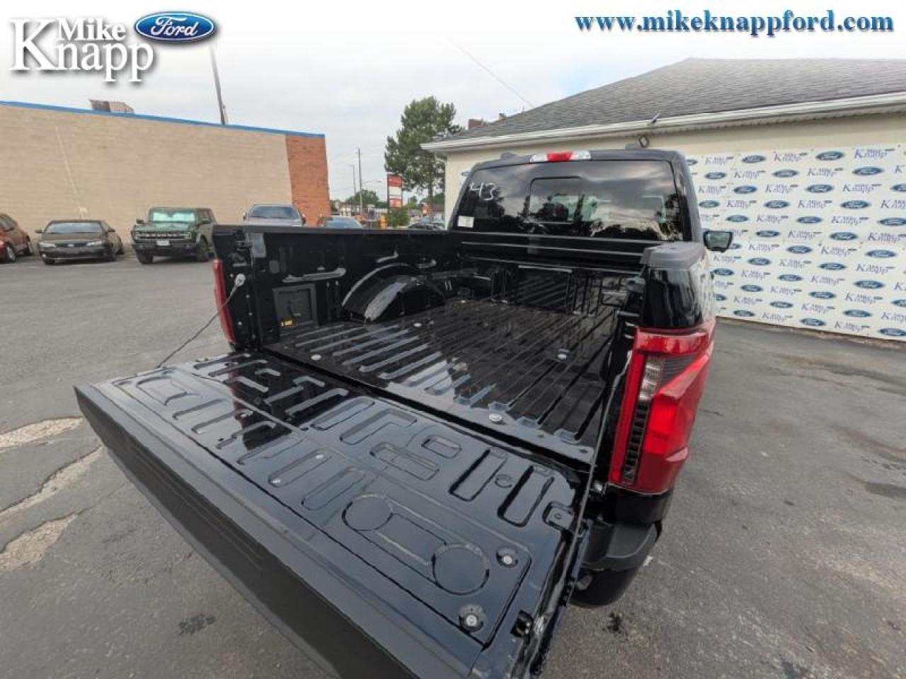 2025 Ford F-150 XLT Photo4