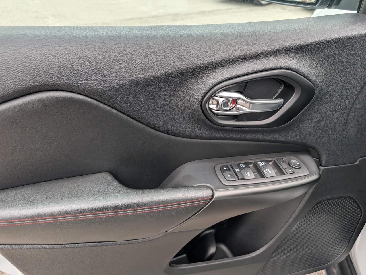 2022 Jeep Cherokee Trailhawk 4dr 4x4 Photo