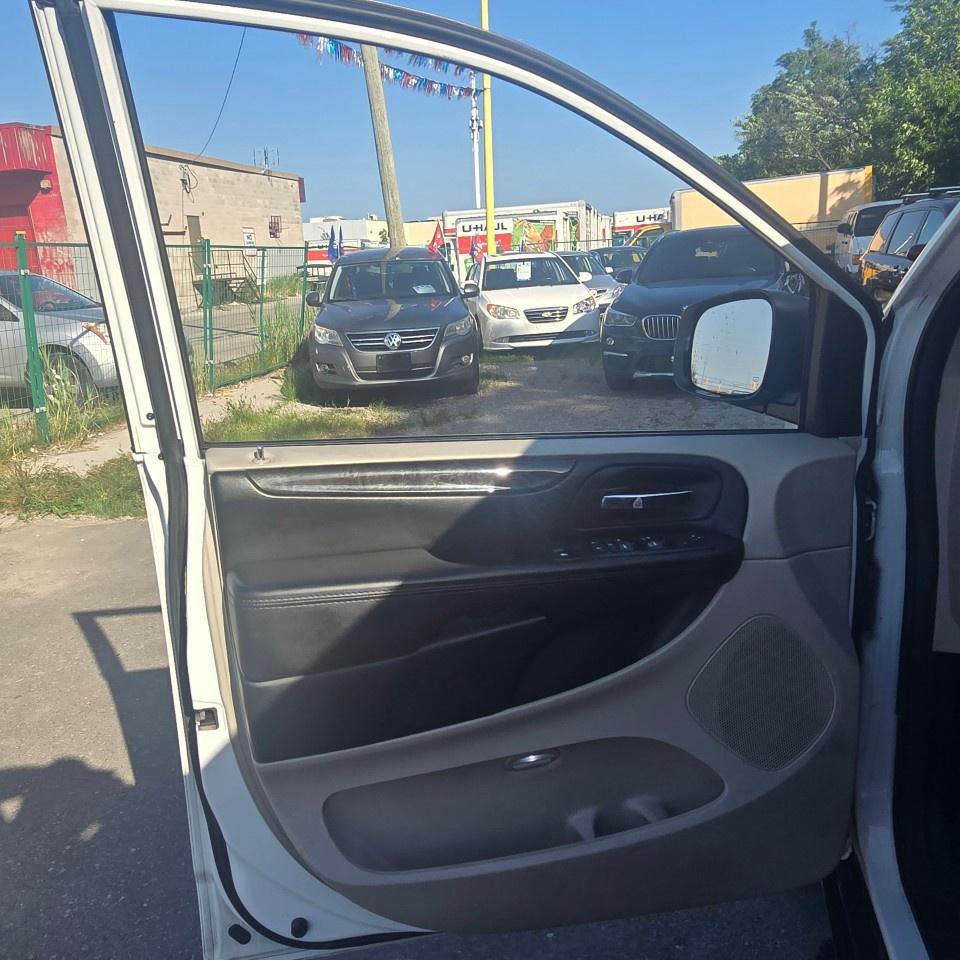 2017 Dodge Grand Caravan 4dr Wgn SXT Photo