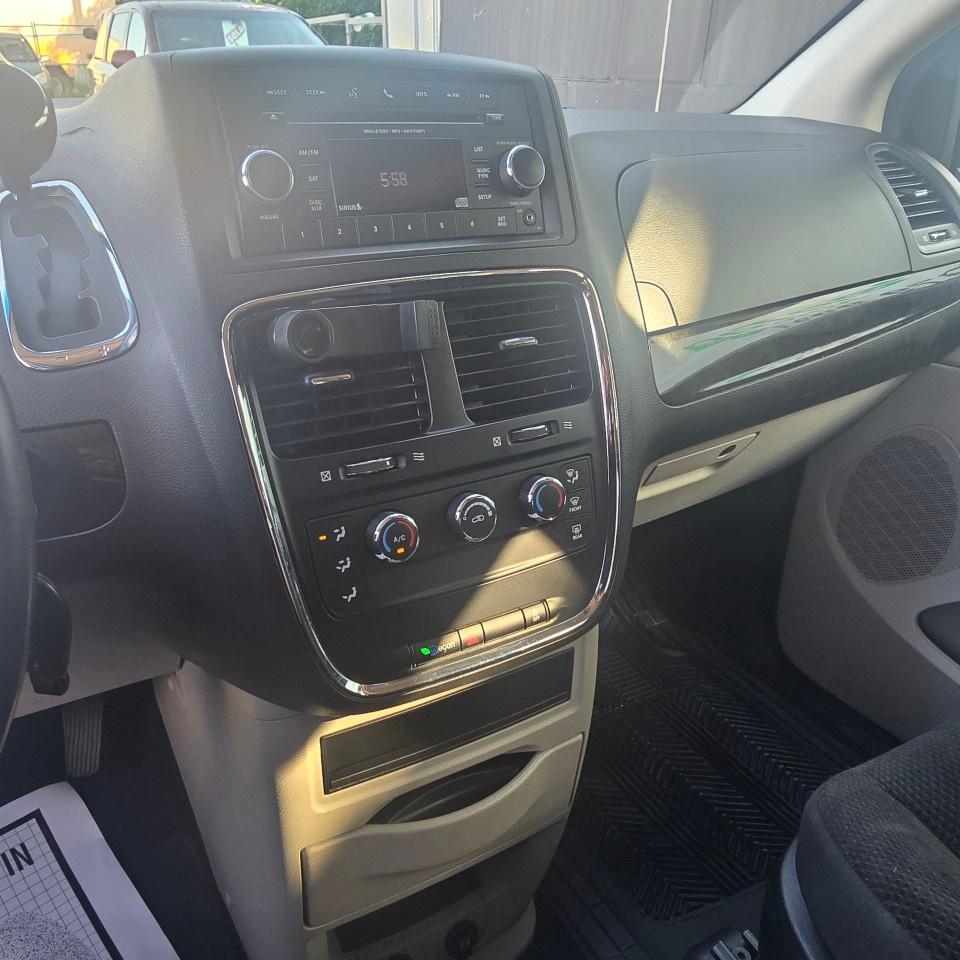 2017 Dodge Grand Caravan 4dr Wgn SXT Photo