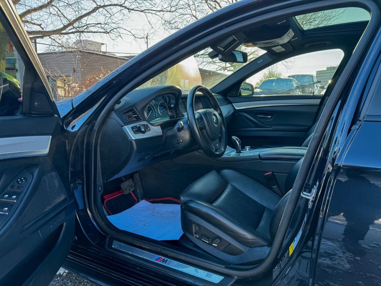 2012 BMW 5 Series 4dr Sdn 535i xDrive AWD Photo