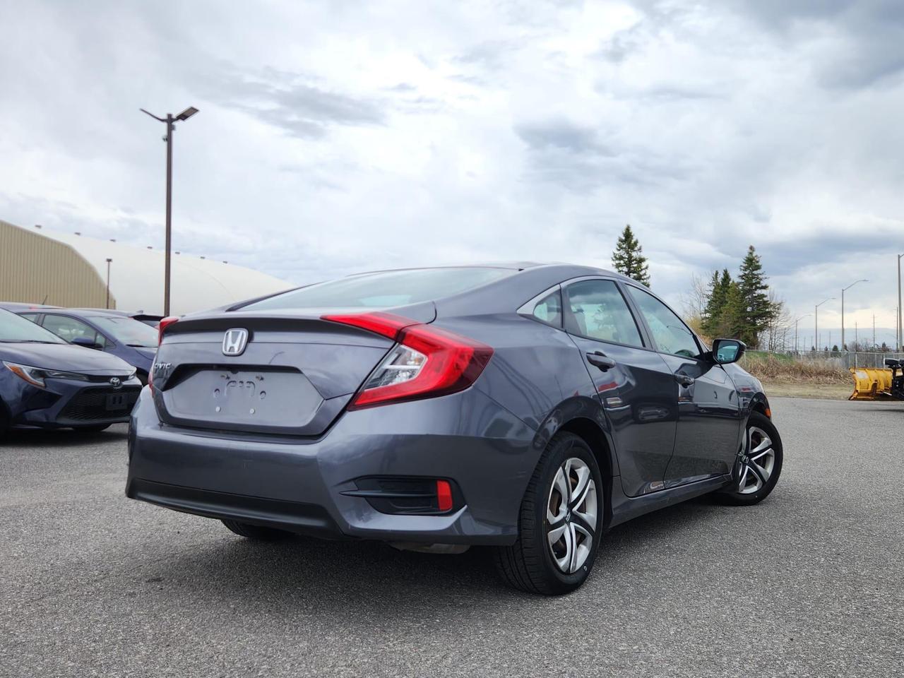 2018 Honda Civic LX (M6) 4dr Sedan Photo