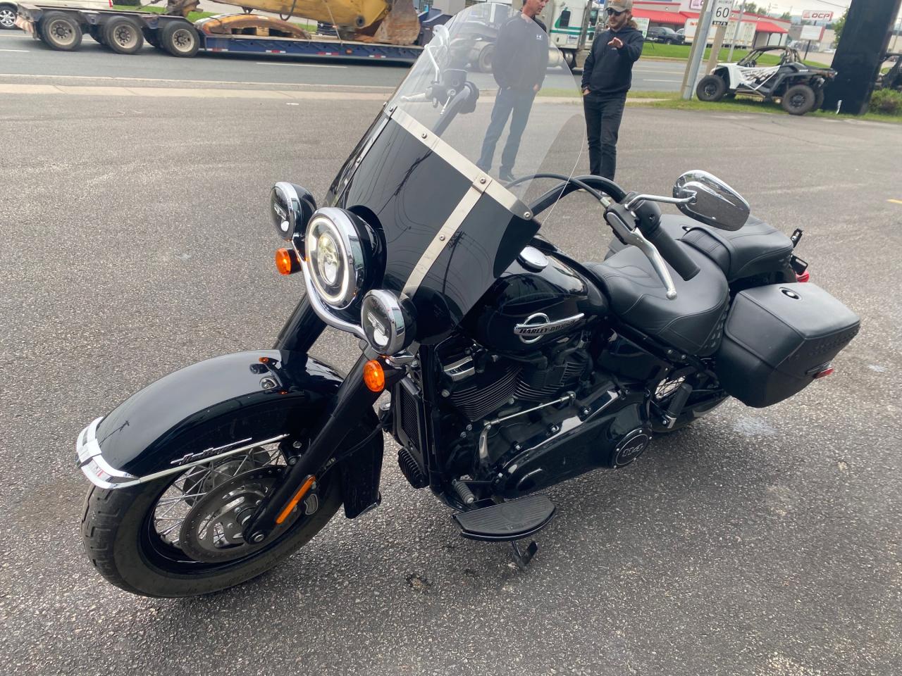 2019 Harley-Davidson FLHCS / Heritage Classic 114  Photo3