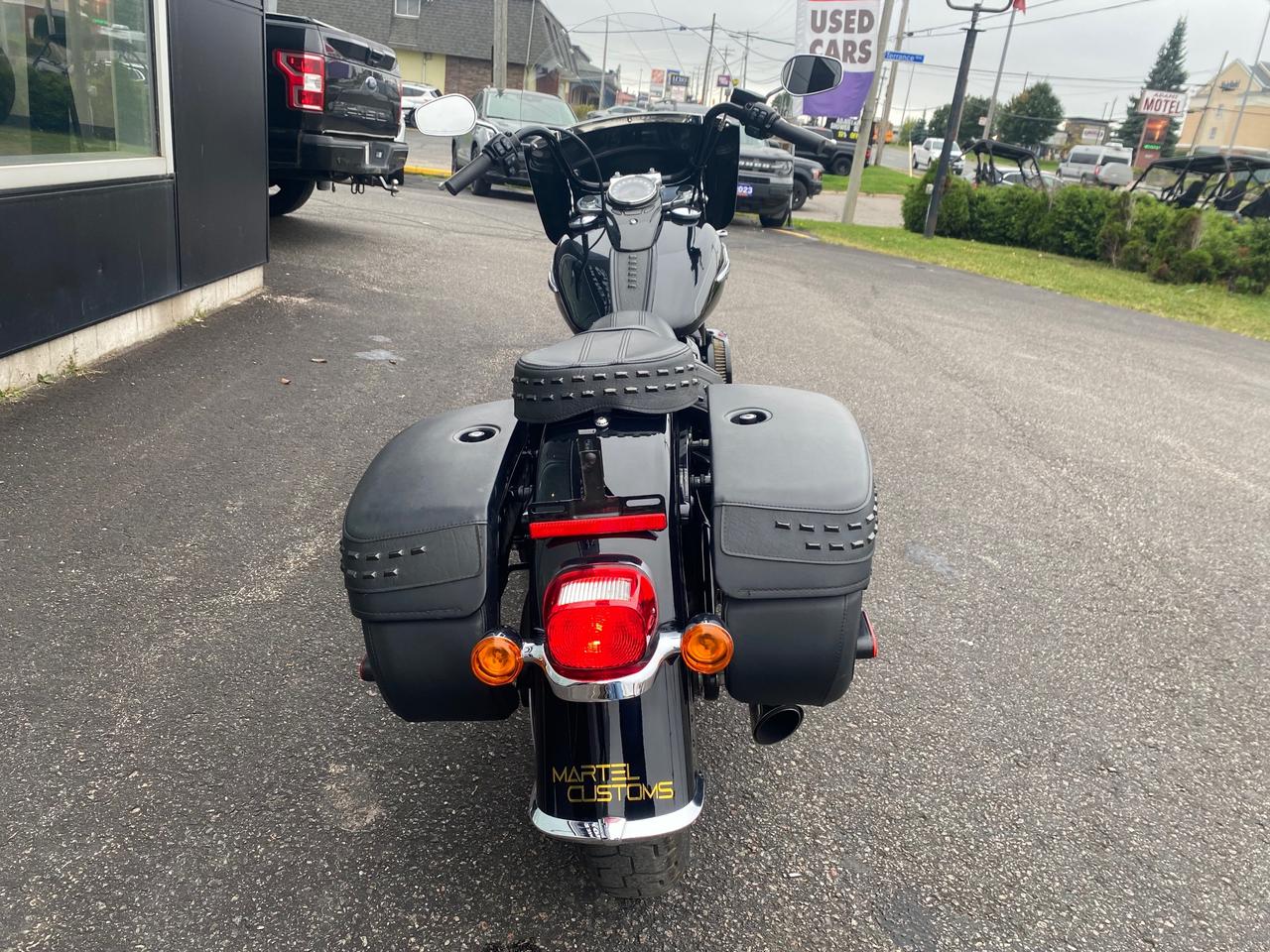 2019 Harley-Davidson FLHCS / Heritage Classic 114  Photo
