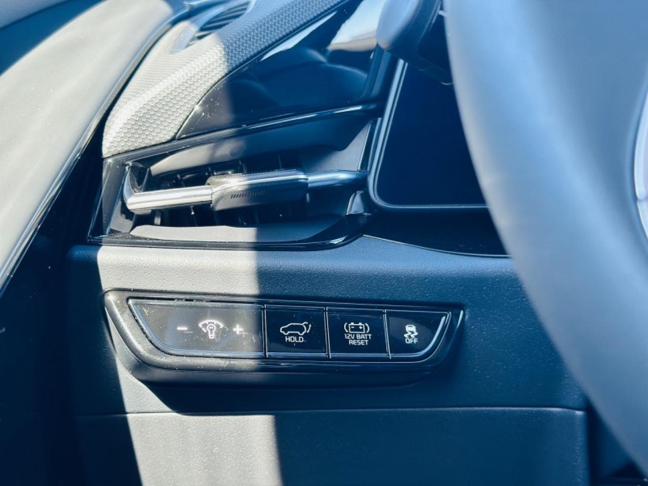 2026 Kia NIRO SX Photo