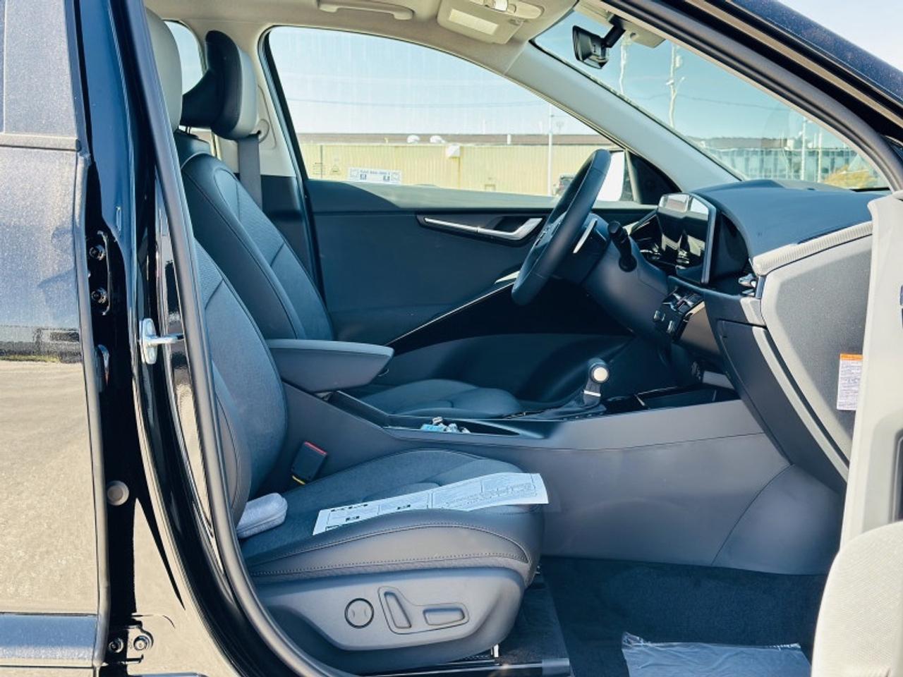2026 Kia NIRO HEV SX Photo