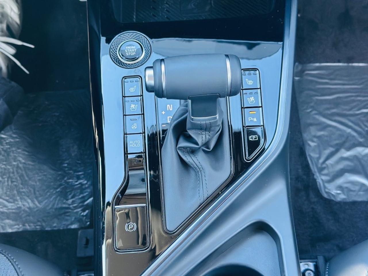 2026 Kia NIRO HEV SX Photo