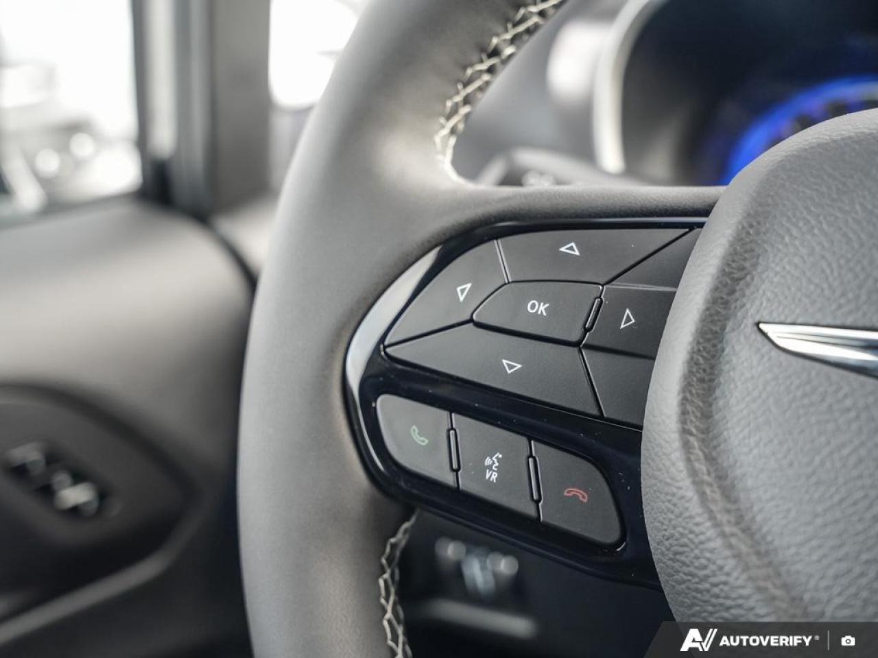 2026 Chrysler Pacifica Select Front-Wheel Drive Passenger Van Photo