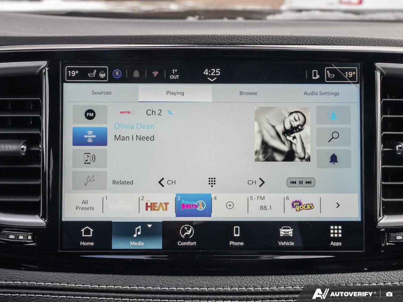 2026 Chrysler Pacifica Select Front-Wheel Drive Passenger Van Photo