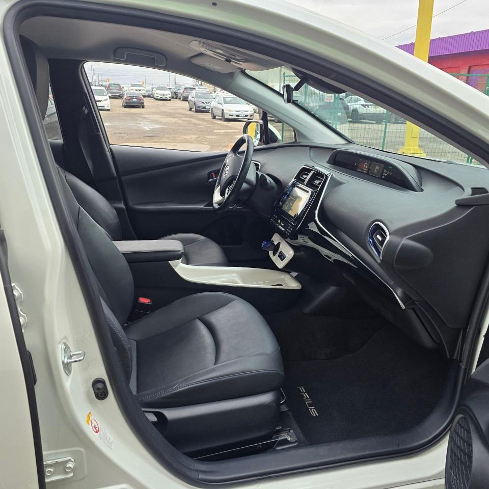 2016 Toyota Prius 5dr Hb Touring Photo