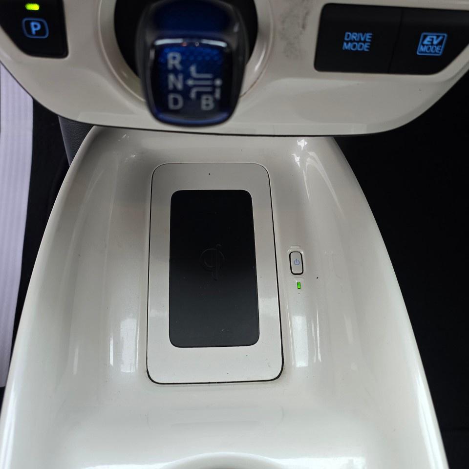 2016 Toyota Prius 5dr Hb Touring Photo