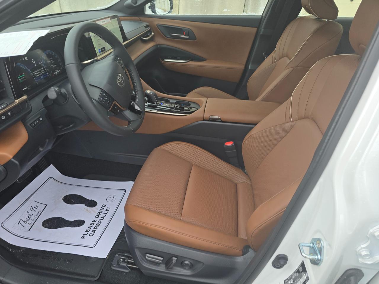 2025 Toyota Crown Signia Limited 4dr All-Wheel Drive Photo4