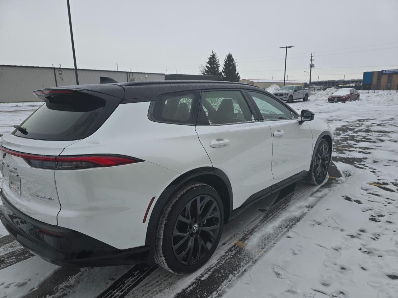 2025 Toyota Crown Signia Limited 4dr All-Wheel Drive Photo